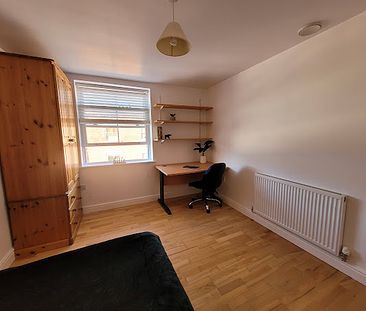 Room 8 Available, 12 Bedroom House, Willowbank Mews – Student Accommodation Coventry - Photo 3