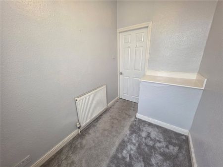Leeds Road, Dewsbury, West Yorkshire, WF12 - Photo 5