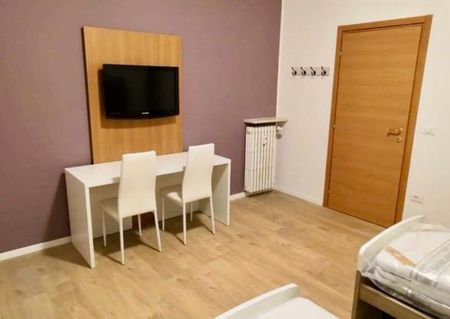 Studio-Apartment FOR RENT FURNISHED ROOMS IN SHARED APARTMENT Verona (Fiera Golosine ) - Photo 3