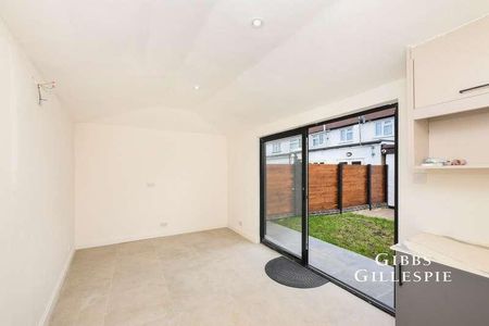 Trevor Gardens, Ruislip, HA4 - Photo 2