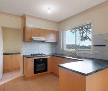 Beautiful Classic Box Hill North 2 Bedroom Unit! - Photo 4