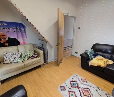 6 bedroom house to rent - Photo 2