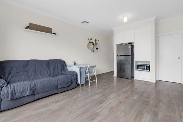 Two bedroom townhouse - Photo 1