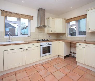 2 bedroom semi-detached house to rent - Photo 6