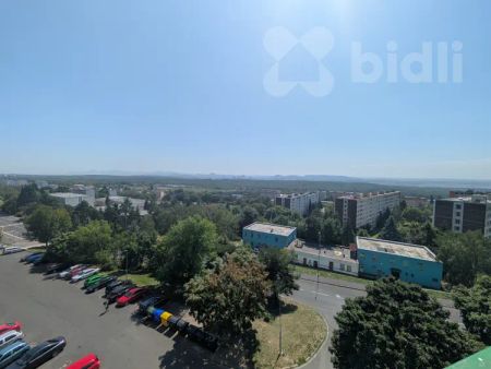 Prostorný byt 4+1 s lodžií a nádherným výhledem, 5. patro, Janov u Litvínova - Фото 4