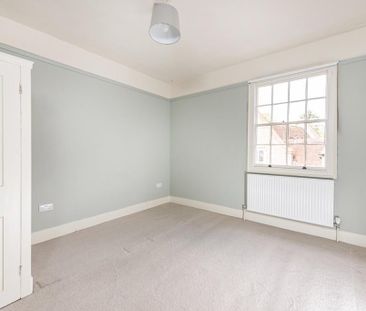 4 bedroom semi-detached house to rent - Photo 6