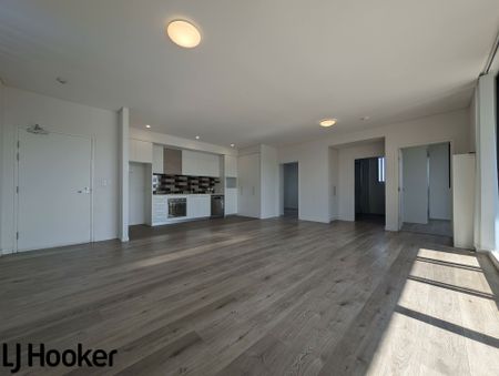Ultra Modern 2 Bedroom Apartment - Photo 3