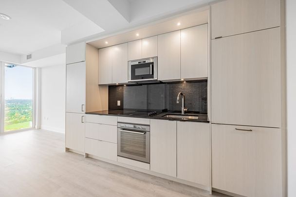 For Lease - 30 Inn On The Park Drive Unit# 4301, Toronto, Ontario - Photo 1