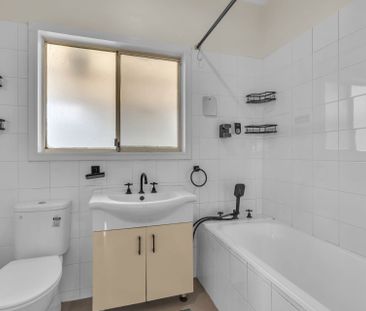 Spacious & Freshly Updated Family Home in a Prime Location - Photo 3