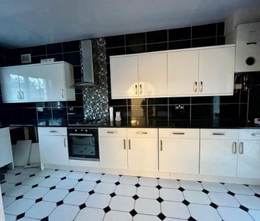 3 bedroom bungalow to rent - Photo 2