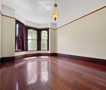 Welcome to 231 Adelaide Road - Photo 3