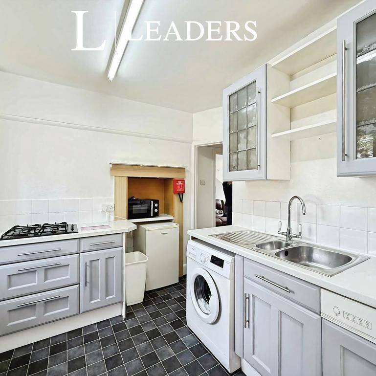 6 bedroom detached house to rent - Photo 1