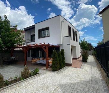 VILA DE INCHIRIAT LA 120 M DISTANTA DE PLAJA I 110MP I MAMAIA NORD - Photo 1
