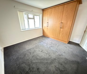 Hallett Drive, Penn Fields, Wolverhampton - Photo 2