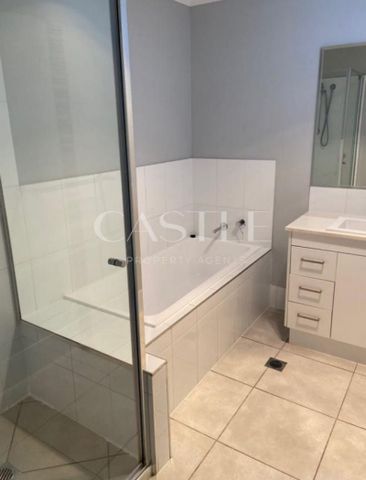 Well - Kept Duplex - Photo 4