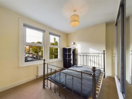 2 bedroom maisonette to rent - Photo 4