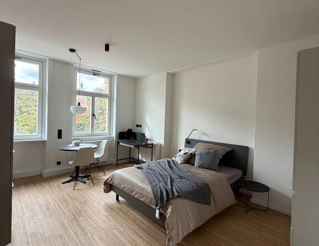 Möbliertes City-Apartment mit Blick auf die Karlshöhe – Stuttgart-Mitte - Photo 1