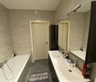 Goed gelegen appartement met twee slaapkamers en een zonnig terras. - Photo 1