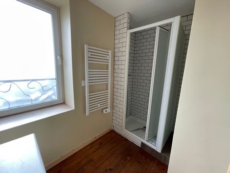 Location Maison 4 pièces 69m² COMBRONDE 63460 - Photo 5