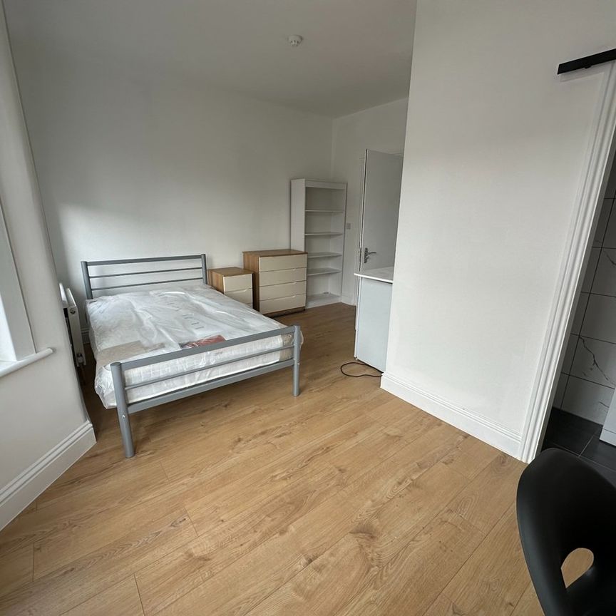 Room in a Shared House, Cowley Road, IG1 - Photo 1