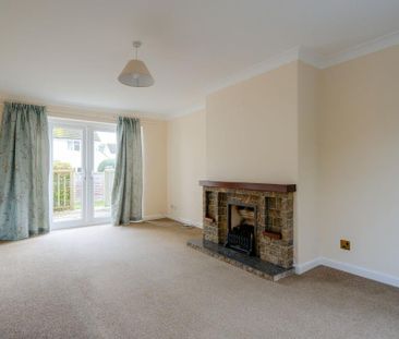 3 bedroom semi-detached house to rent - Photo 5