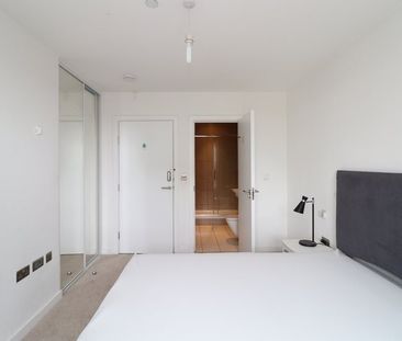 Room in a Shared Flat, Centenary Heights, SE10 - Photo 4