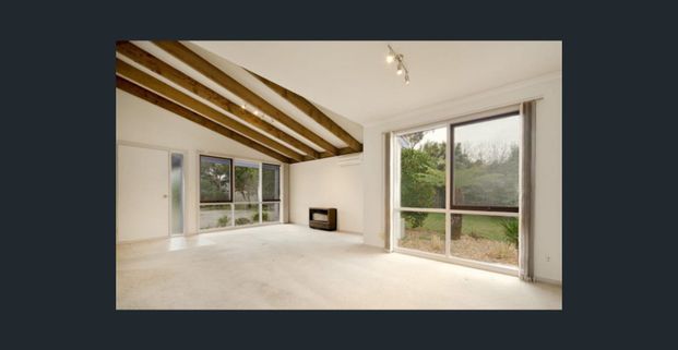 Coastal Comfort in Quiet Mount Martha Court - Photo 1