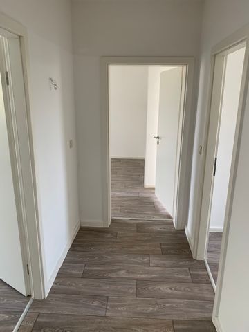 Tolle Vierraumwohnung – renoviert in modernem Design! – Blick ins Grüne - Foto 4