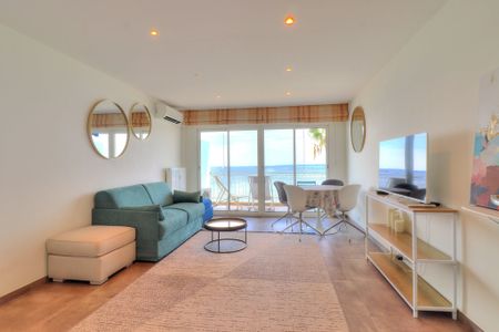 JUAN-LES-PINS – STUDIO DE STANDING AVEC VUE PANORAMIQUE MER – - Photo 3