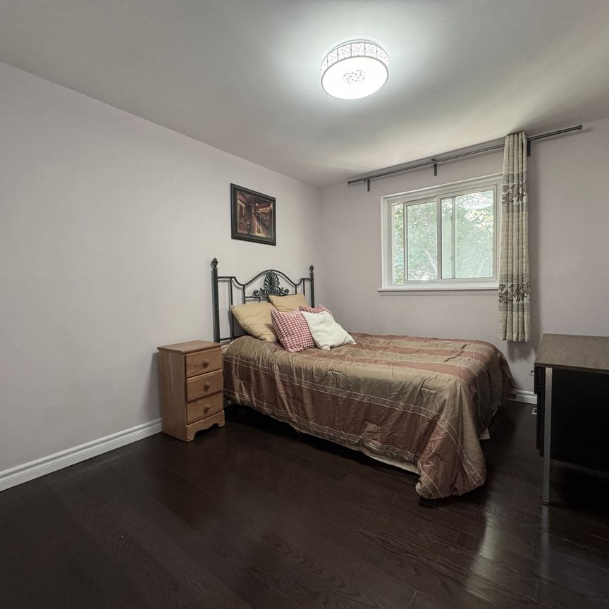 For Lease - 43 Sherwood Forest Drive Unit# Main Floor, Markham, Ontario - Photo 1