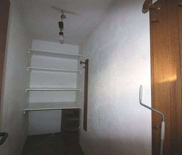 * 4 ZIMMER, TERRASSE, IN OPPUM - 4 ZI, 4.Etage, WBS erforderlich / renovierungsbedürftig, Garage * - Foto 4