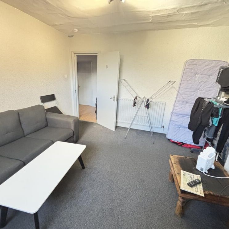 Flat 4 19 Cardigan Road, Leeds, LS6 3AE - Photo 1