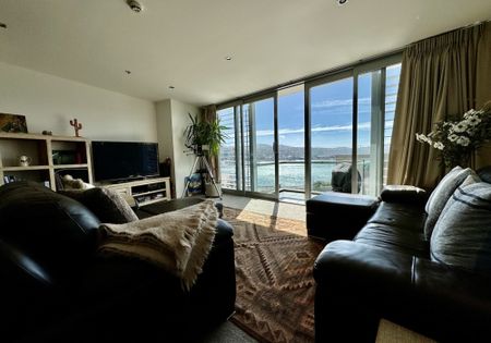 Two bedroom apartment with inner harbour views - Photo 3