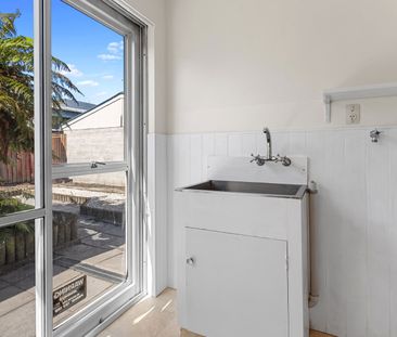 Sunny & Convenient Living in St Albans – With parking - Photo 5