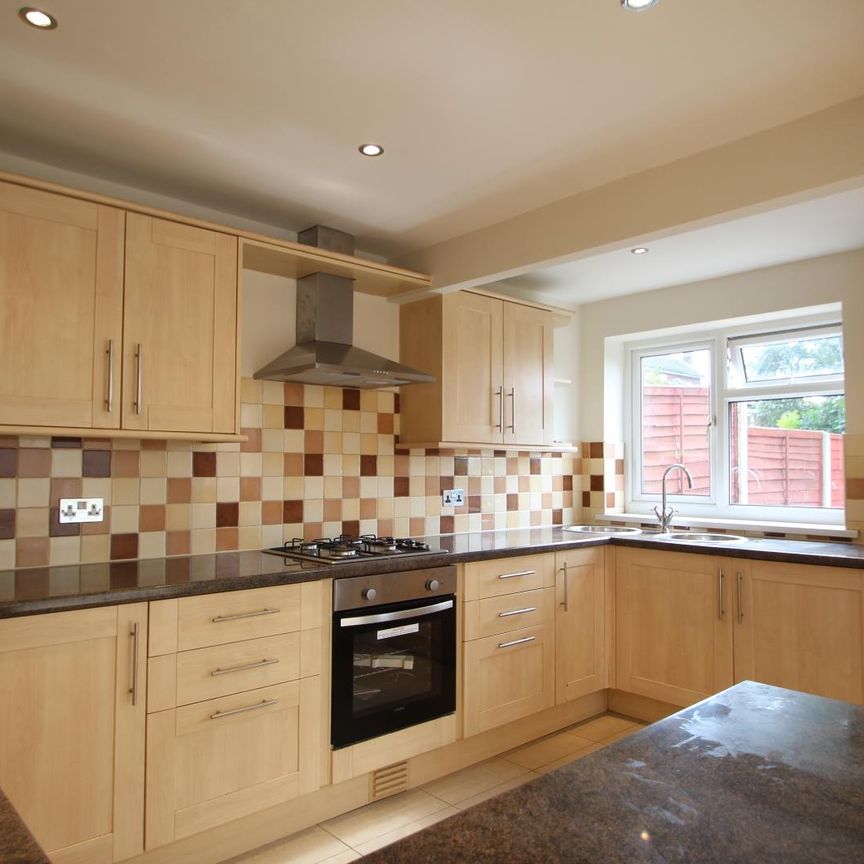 3 bedroom terraced house to rent - Photo 1
