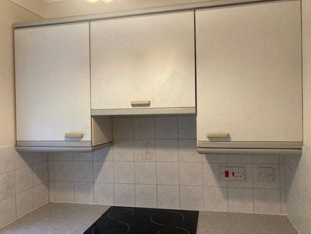 1 bedroom flat to rent - Photo 2