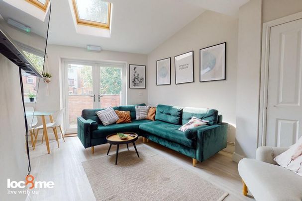 6 bedroom house to rent - Photo 1