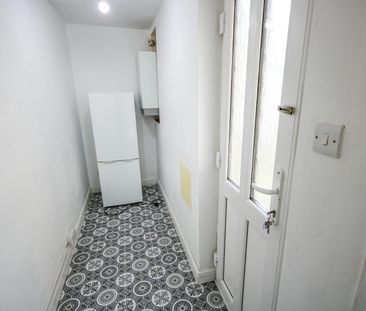 Terraced House to rent on - Photo 1