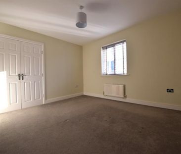 5 Bedroom Detached To Let - Photo 3