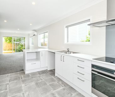 Modern 2 Double Bedroom - Photo 2