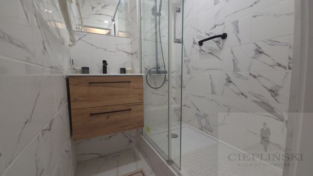 Ładna Kawalerka! 33 m2. Osobna kuchnia. - Zdjęcie 1