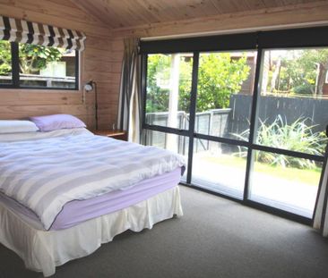 Kenwood Beach House - Photo 3