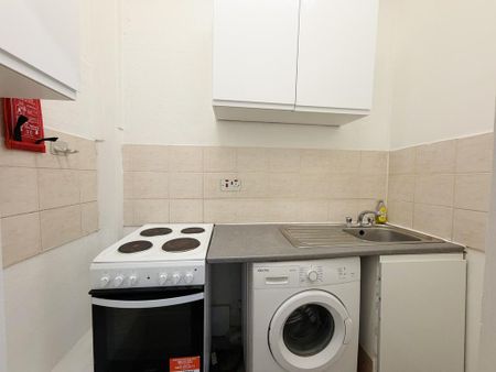 Studio to rent - Photo 2