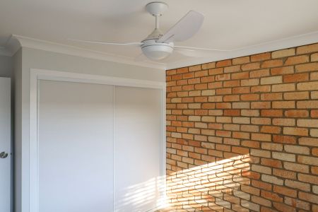 CENTRAL LOCATION CLOSE TO SHOPPING CENTRE - Photo 4