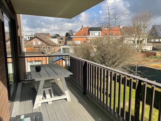 Gezellig appartement met terras en inclusief garagebox - Foto 1