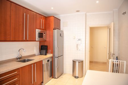 Ground Floor Apartment in Marbella - Photo 4