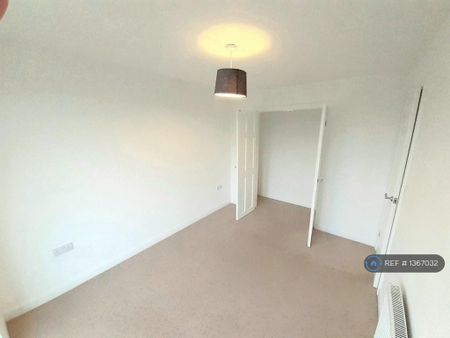 3 bedroom end of terrace house to rent - Photo 5
