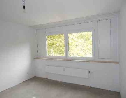 Stop! Großzügige 3,5-Zimmer-Wohnung (WBS) - Foto 1