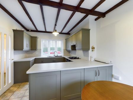 3 bedroom detached house to rent - Photo 4