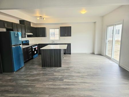 For Lease - 18 Bradden Crescent, Belleville, Ontario - Photo 5